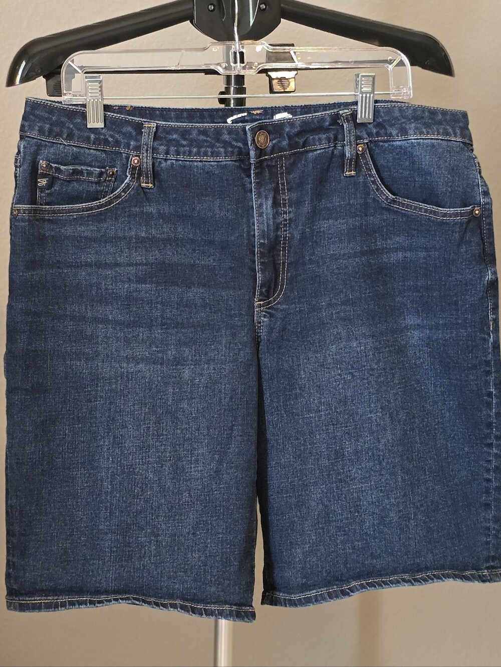 Seven7 Relaxed Bermuda Denim Shorts – Women’s Size 14 – Scottsdale Wash